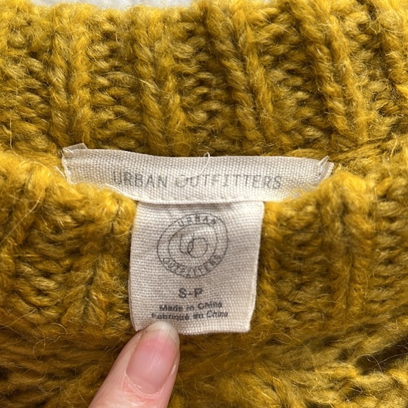 Urban outfitters cropped balloon sleeve sweater. Mustard color. - Picture 2 of 4